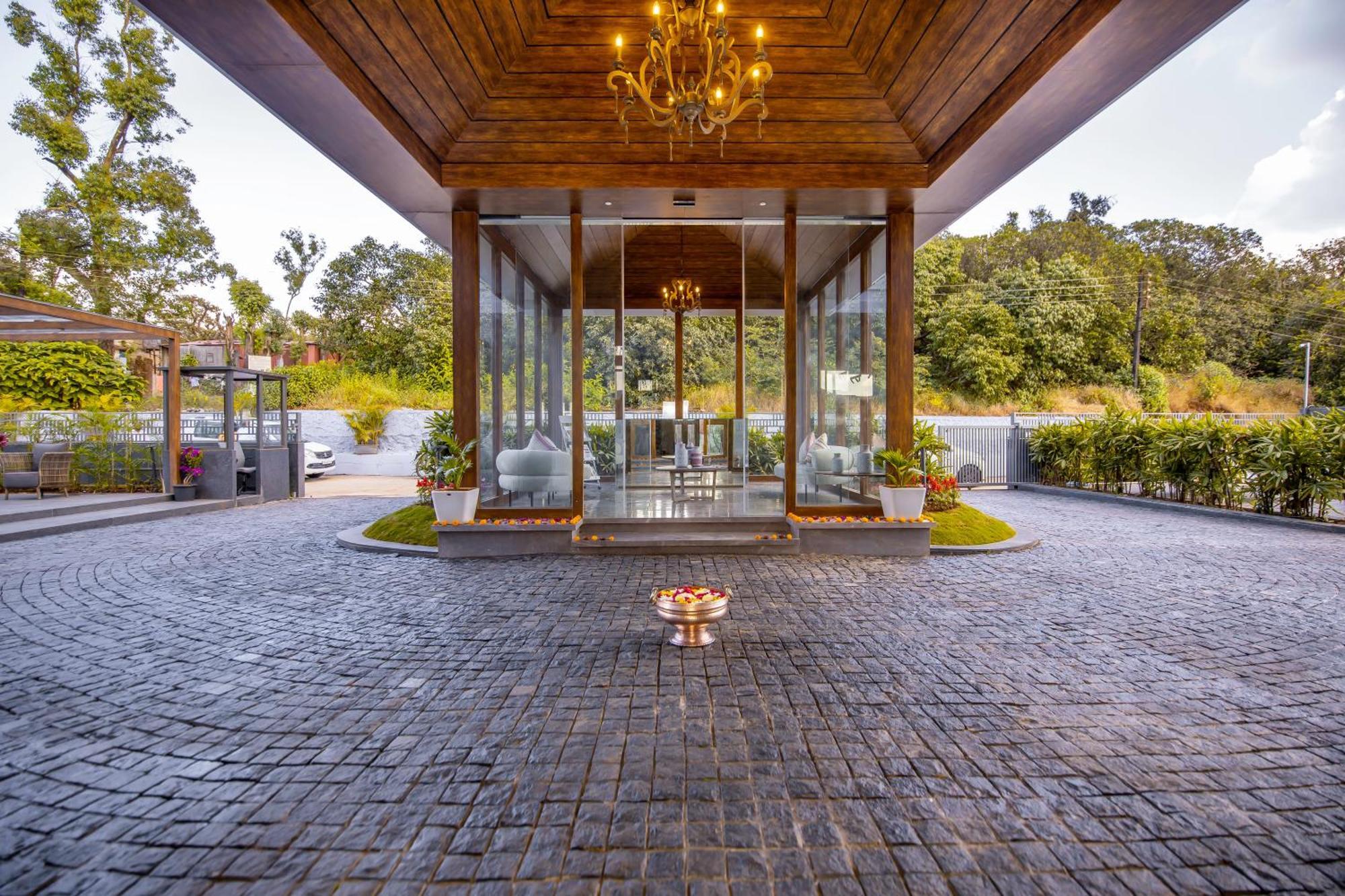 Leela Resort, The Exotic Boutique Hotel - Pure Veg Mahabaleshwar Exterior photo