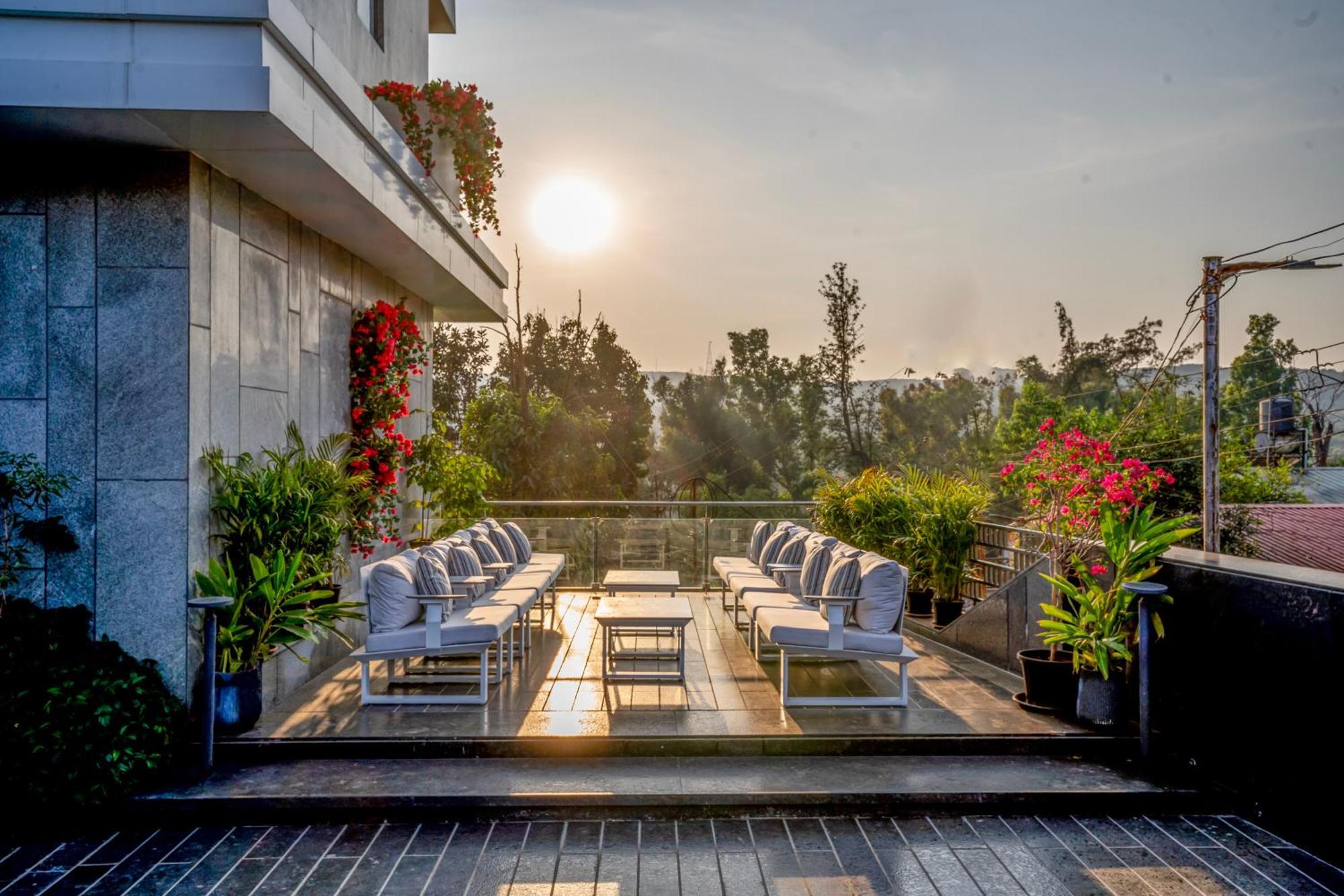 Leela Resort, The Exotic Boutique Hotel - Pure Veg Mahabaleshwar Exterior photo