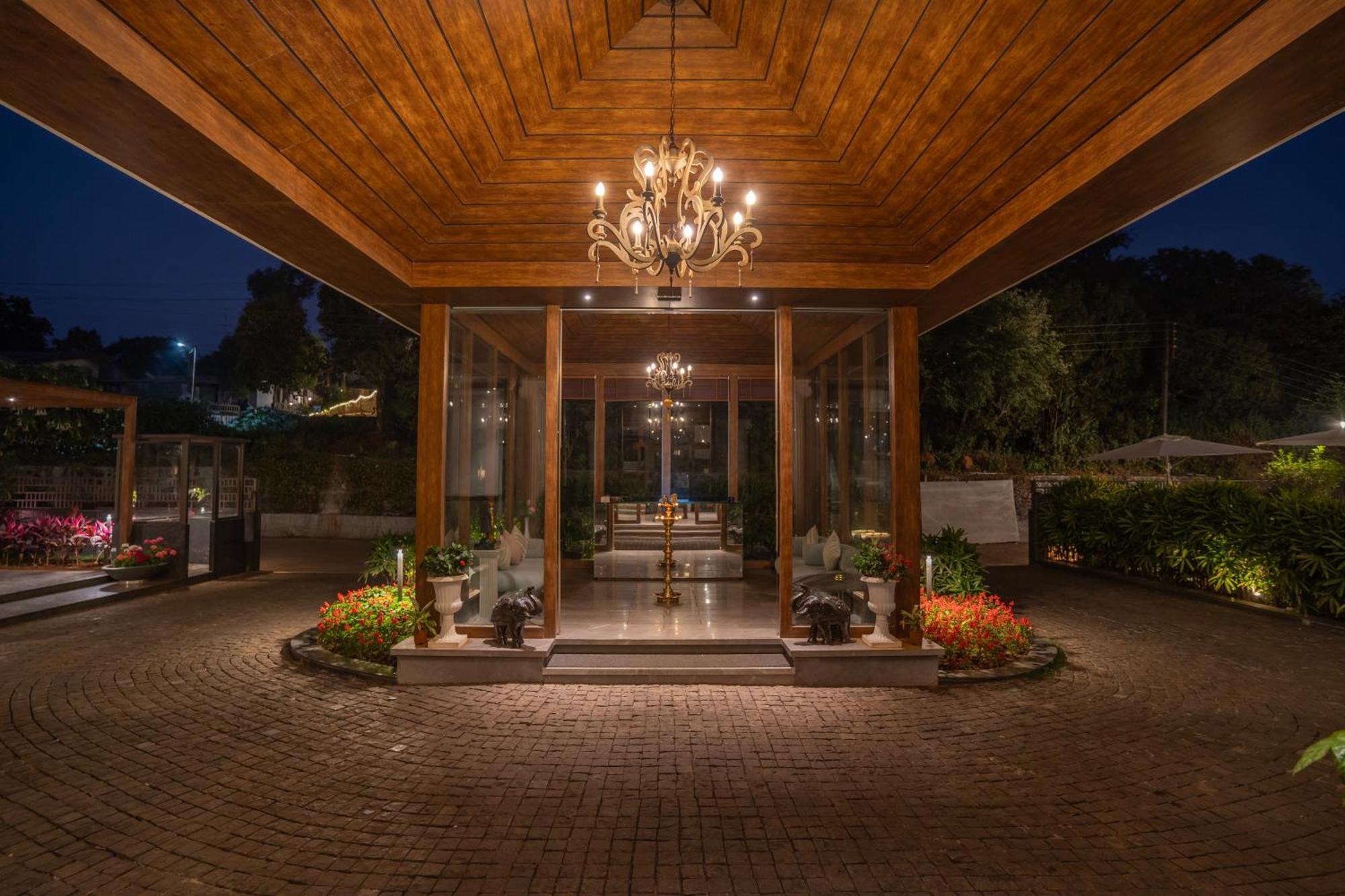 Leela Resort, The Exotic Boutique Hotel - Pure Veg Mahabaleshwar Exterior photo
